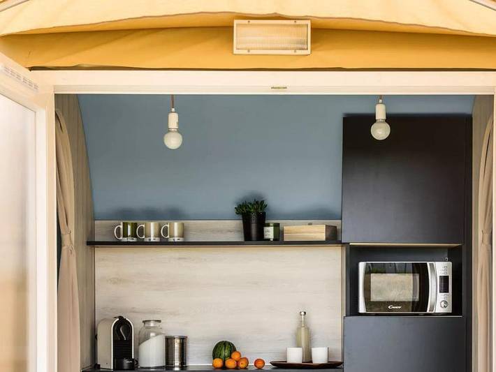 Tente pour 4 personnes, avec bassin pour enfant dans le Finistère - 3