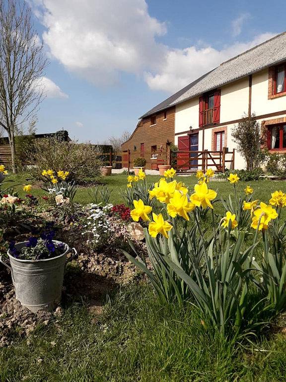 Gîte pour 5 personnes, avec terrasse et jardin à Quetteville