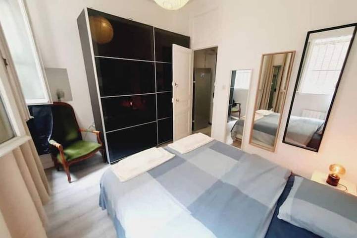 Ganze Wohnung, Appartement Avec Patio à en Plein Centre Ville in Clichy, Hauts-de-Seine