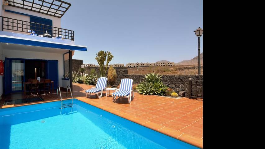 Ferienhaus für 4 Personen, mit Balkon und Pool sowie Garten in Playa Blanca - 2