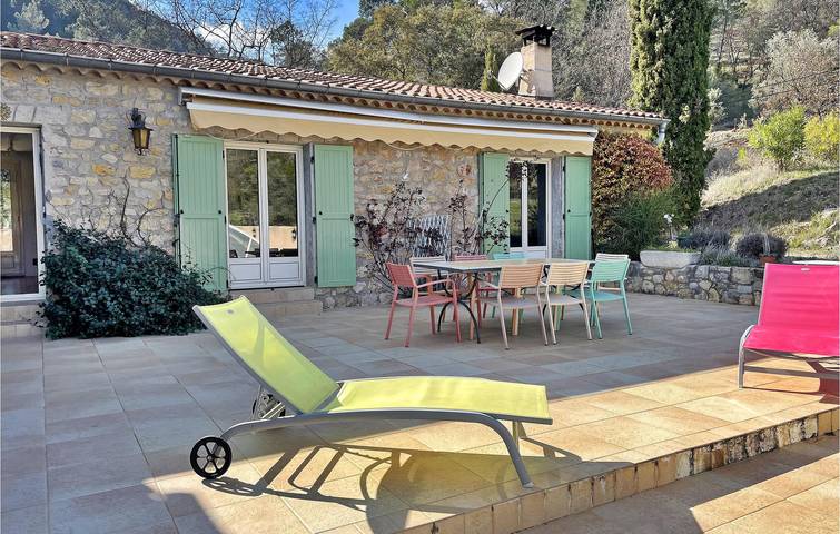 Location de vacances pour 8 personnes, avec terrasse à Figanières - 2