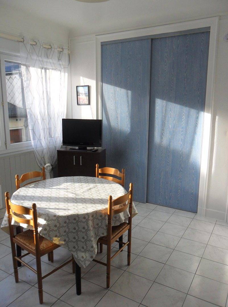 Appartement entier, Appartement centre-ville, face aux Thermes, Wifi in La Bourboule, Parc naturel régional des Volcans d'Auvergne