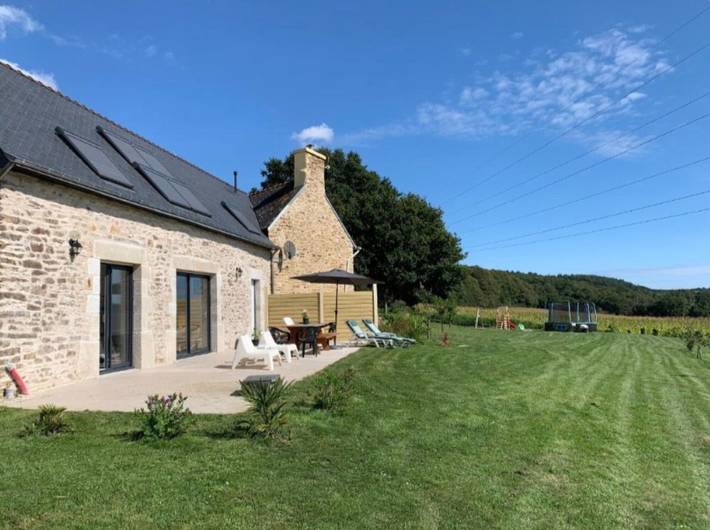 Entire apartment, Apartment 'Ty Sterenn' with private garden, Wi-Fi and air conditioning in Bannalec, Quimper region