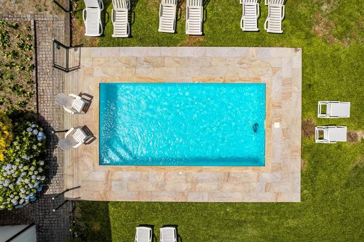 Location de vacances pour 7 personnes, avec piscine ainsi que jardin et vue dans Refóios do Lima - 2