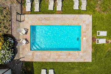 Gîte pour 12 personnes, avec piscine ainsi que vue et jardin dans Refóios do Lima