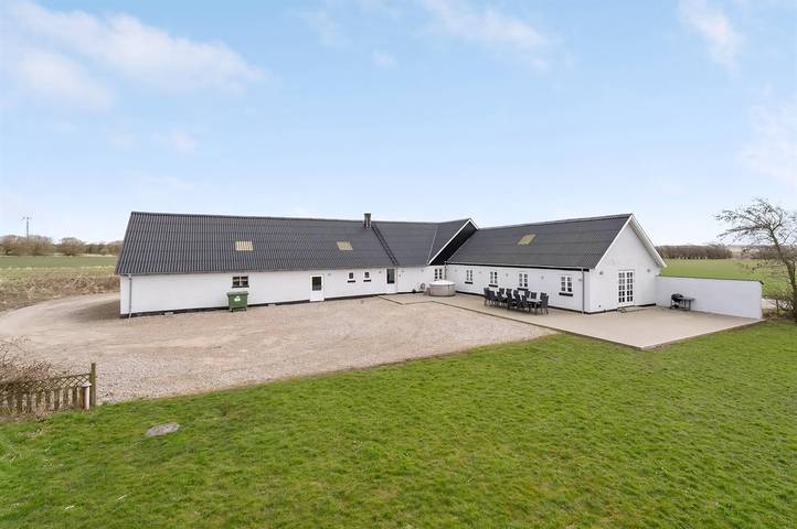 Ferienhaus für 14 Personen, mit Whirlpool und Terrasse - 1