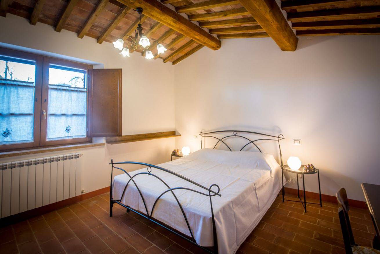 Ganze Wohnung, Ferienwohnung für 2 Personen mit Garten in Asciano, Siena Provinz