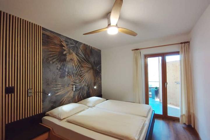Appartamento intero, Sunny apartment, large south-facing balcony, wonderful view - South Tyrol Guest Pass included in Caines, Val Passiria