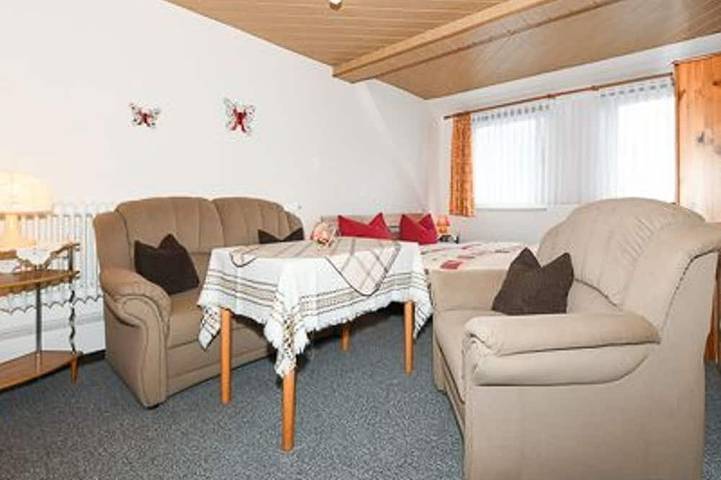 Ferienwohnung für 2 Personen, mit Balkon und Terrasse sowie Garten