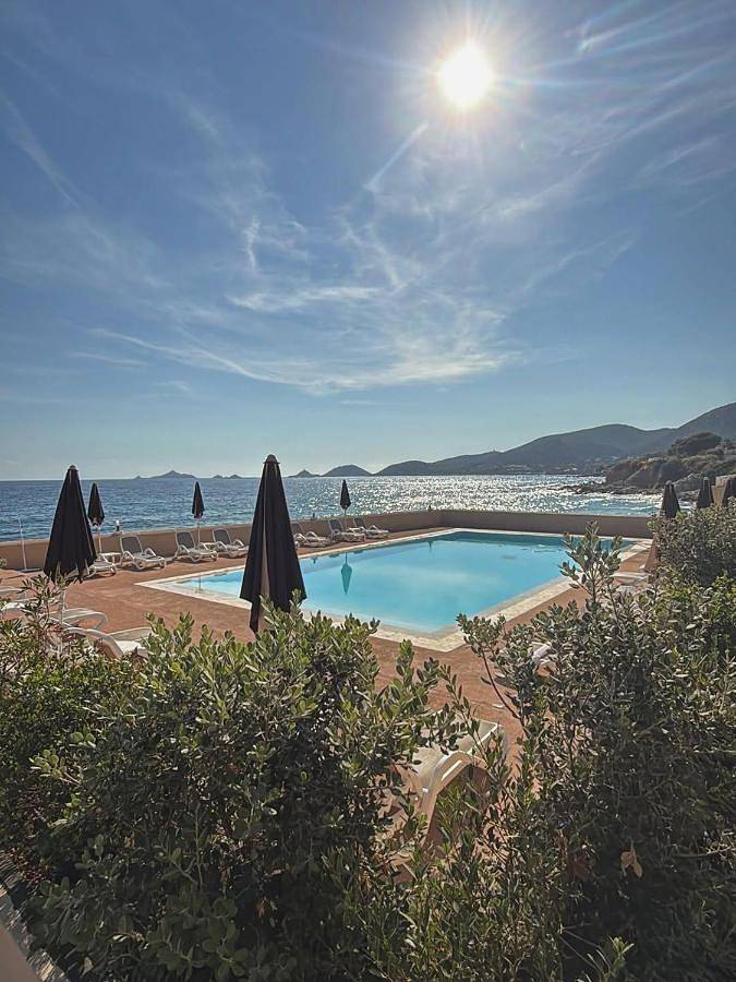 Hôtel pour 3 personnes, avec terrasse et piscine