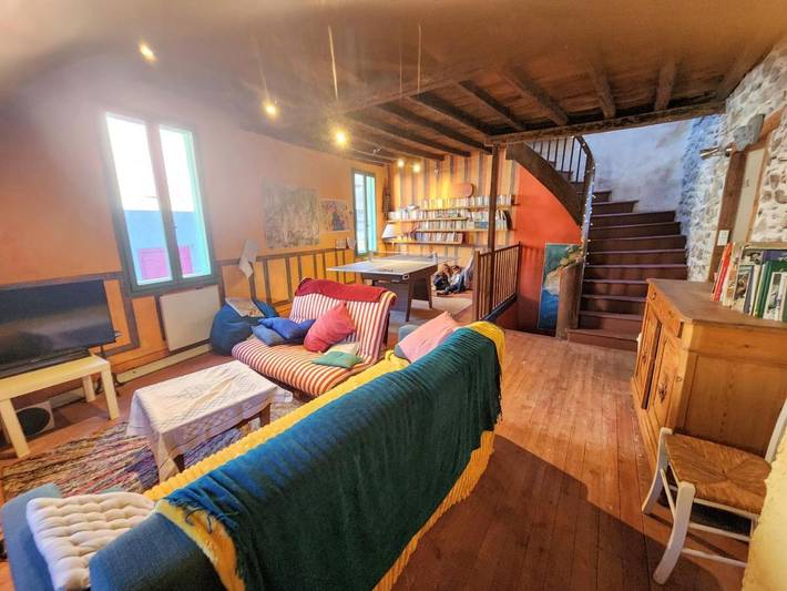 Location de vacances pour 12 personnes, avec balcon, animaux acceptés à Siguer