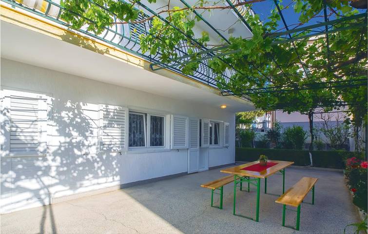 Ferienwohnung für 7 Personen, mit Terrasse, mit Haustier in Omis - 4