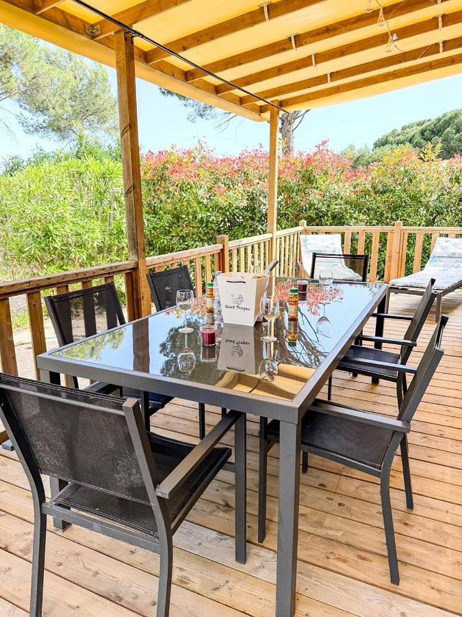 Camping pour 6 personnes, avec terrasse et piscine, animaux acceptés à Puget-sur-Argens - 3