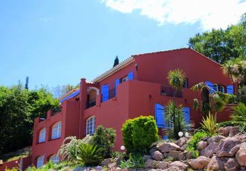 Maison d’hôte pour 6 personnes, avec terrasse et jardin ainsi que piscine et jacuzzi à Les Adrets-de-l'Estérel