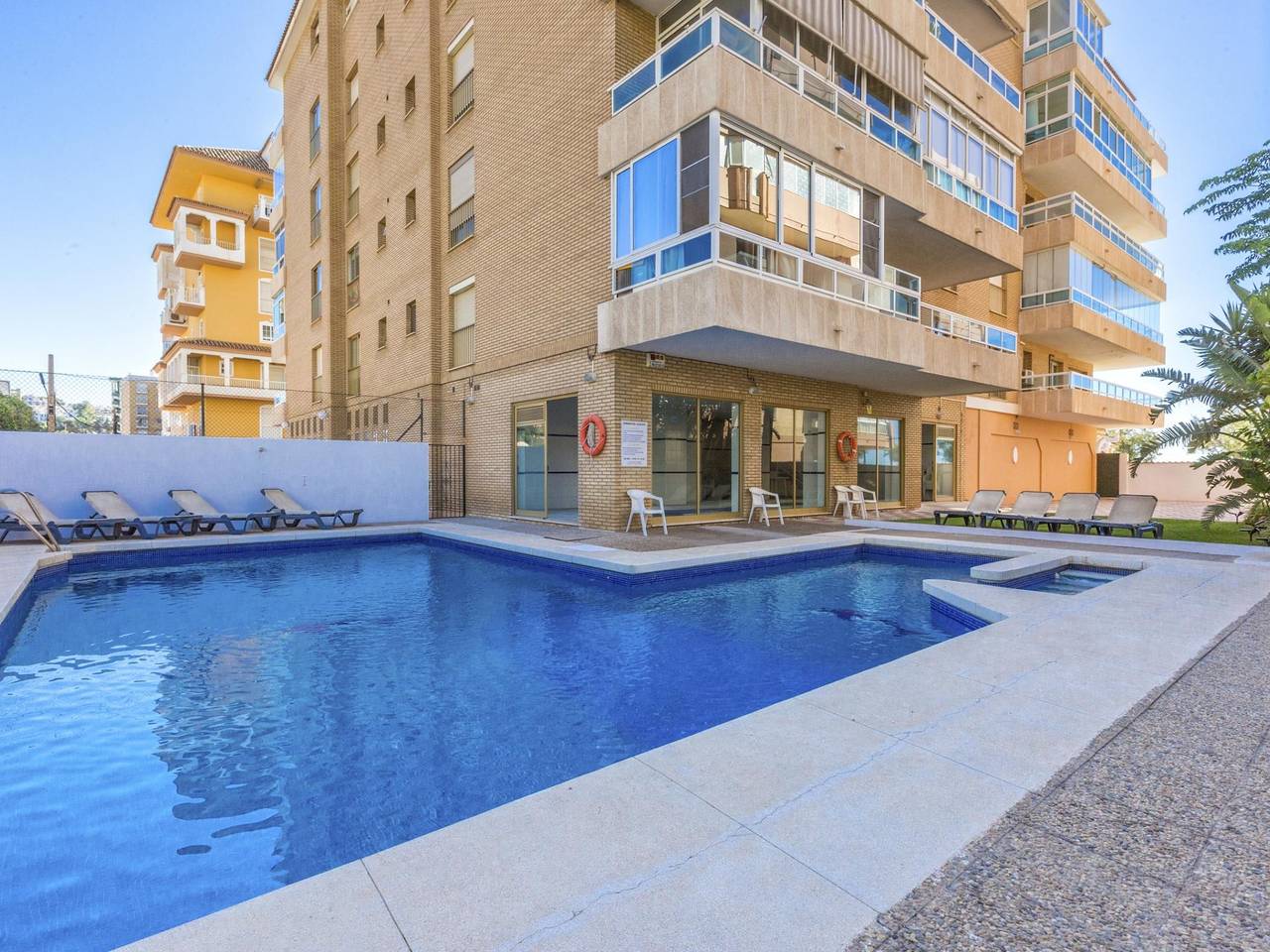 Ganze Ferienwohnung, Ferienwohnung für 6 Personen mit Meerblick in Los Boliches, Fuengirola