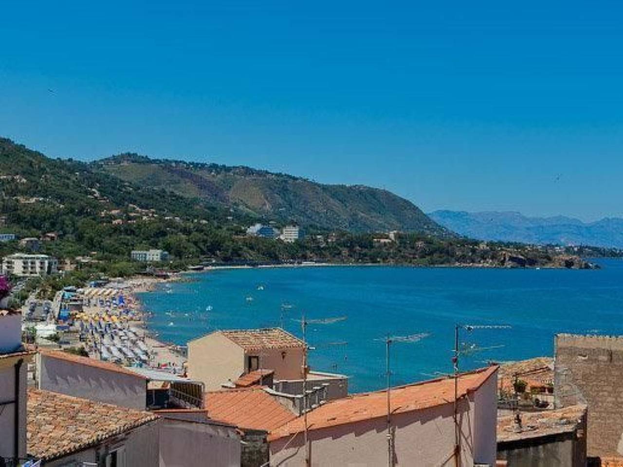 Entire apartment, Terrasse des Zentrums in Cefalù, Cefalù (Municipality)