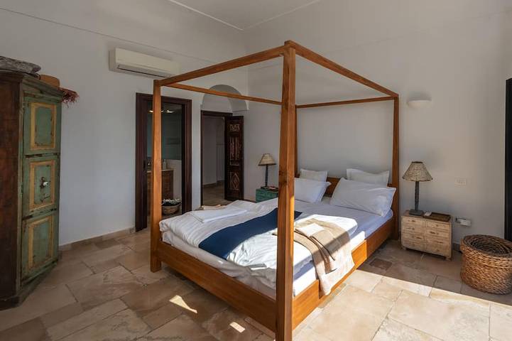 Beautiful seaside home with pool +10% Discount On Bookings Over 7 Days in Marina Piccola (Capri), Capri