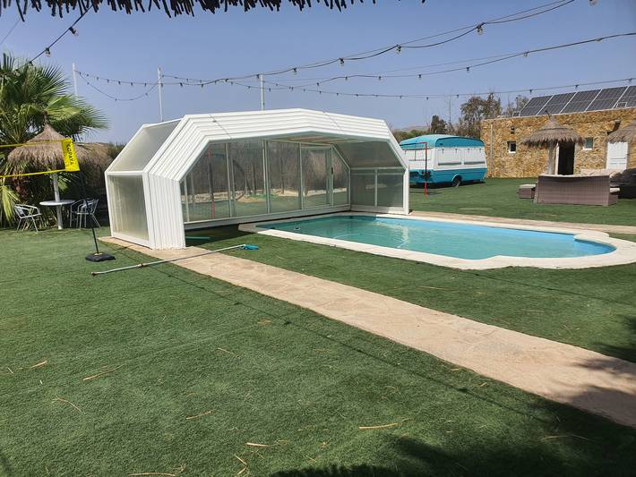 Casa rural para 13 personas, con jardín en Tabernas