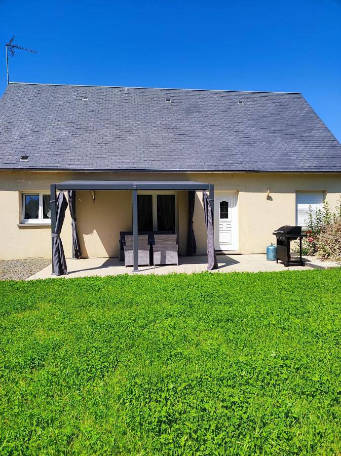 Location de vacances pour 6 personnes, avec terrasse à La Trinité (Manche)