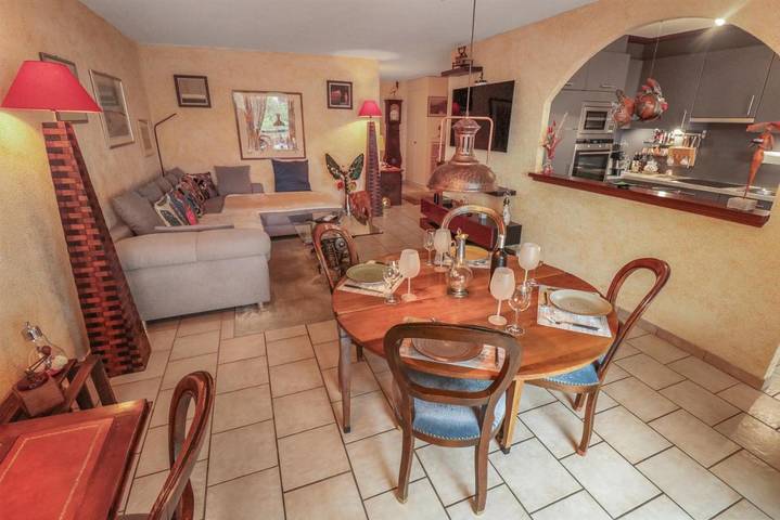 Gîte pour 2 personnes, avec Balcon ainsi que Terrasse et Vue à Martigny