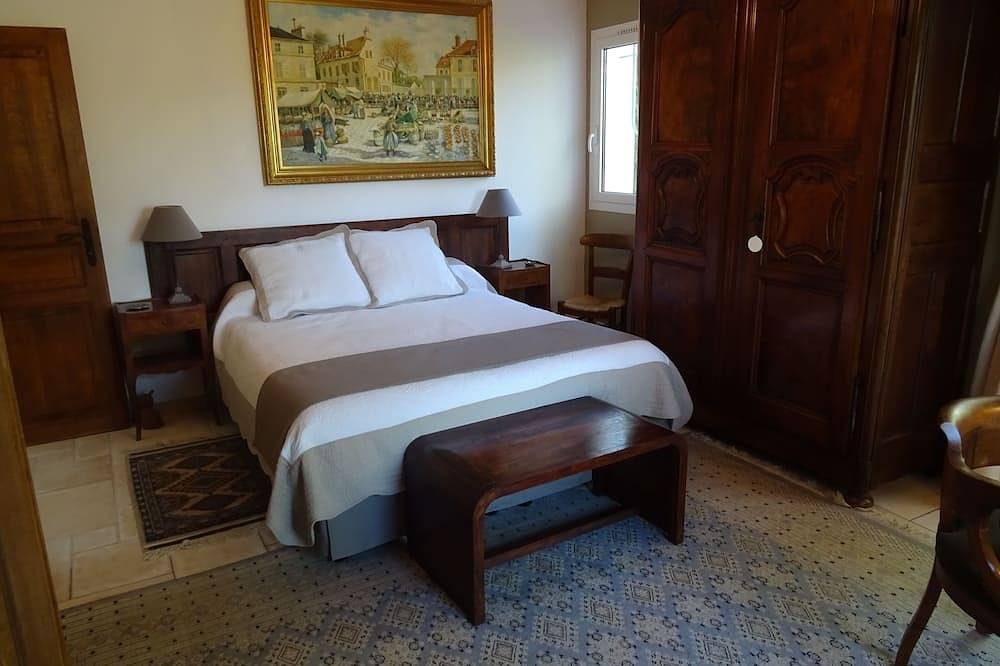 Very beautiful Provencal house sleeps 6/12 in a quiet area in Le Beausset, Var in Le Beausset, Toulon region