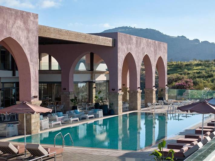 Hôtel pour 2 personnes, avec piscine et jacuzzi ainsi que sauna et jardin