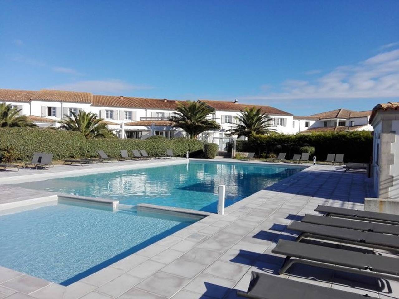 Ganzes Studio, Mer à 200 m, piscine commune, séjour pour 2 in Ars-en-Ré, Ile de Re