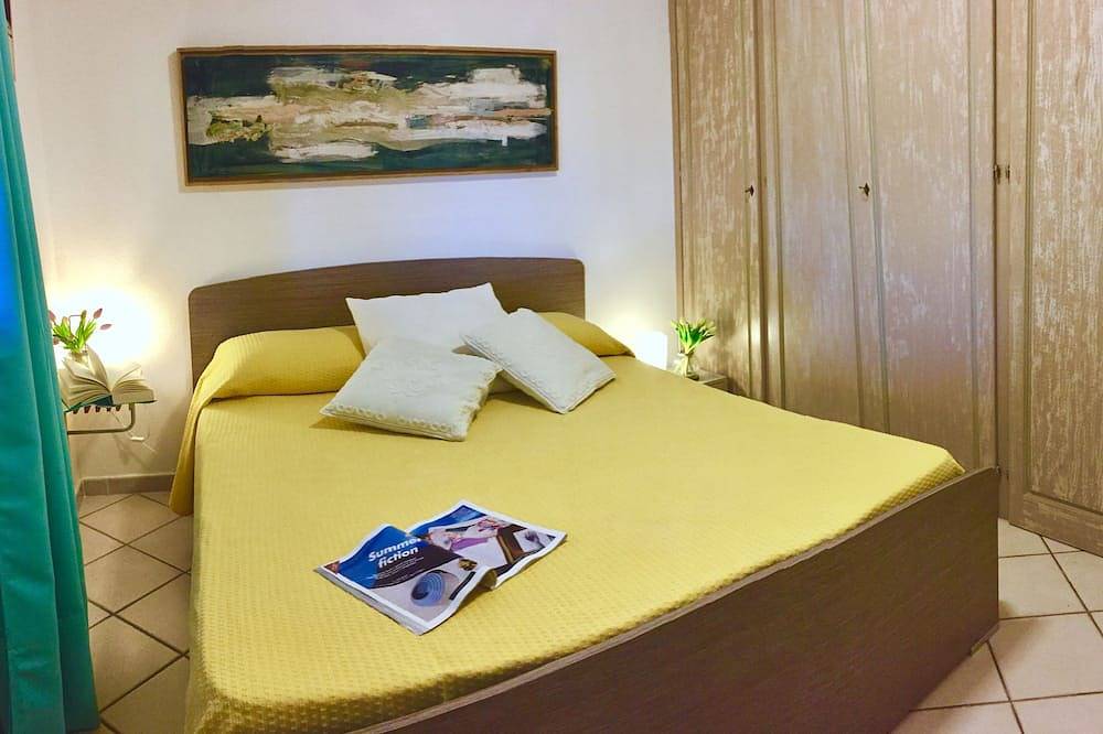 Ganze Wohnung, Nr. 5. Fantastische Wohnung mit Pool, Panoramablick, 5 Minuten vom Strand entfernt in Lu Fraili di Sopra, San Teodoro