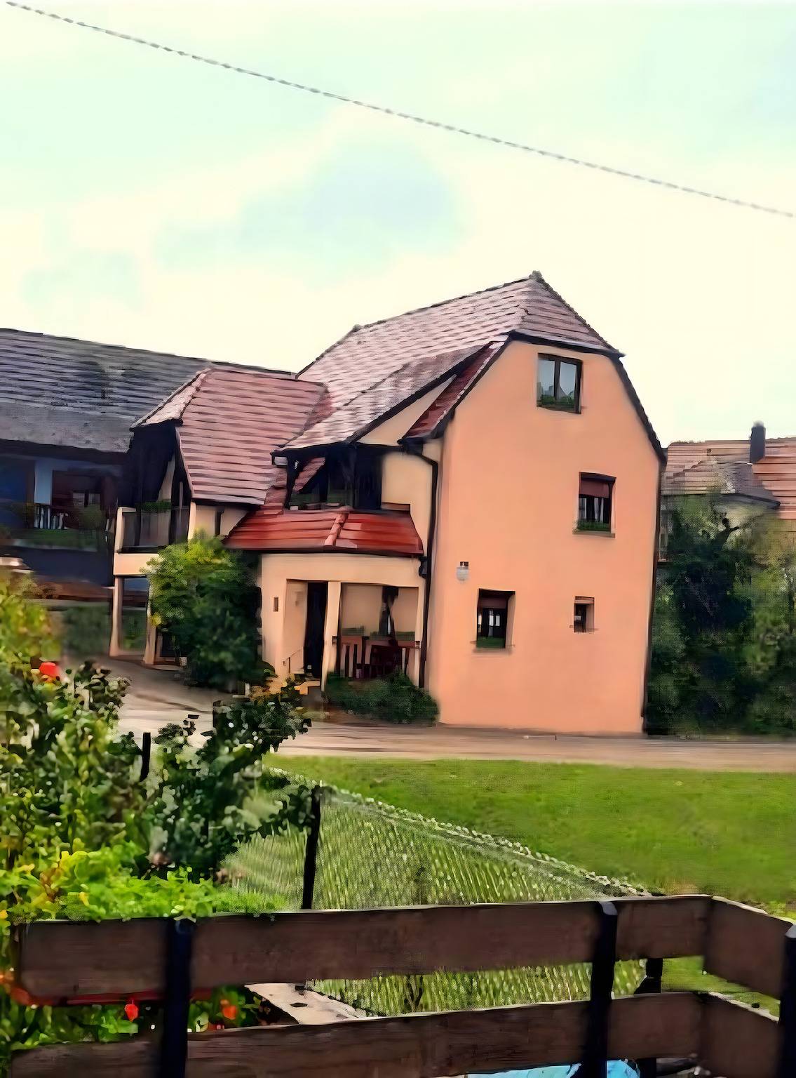 Holiday Home 'Sur La Route Du Vin' with Balconies and Wi-Fi in Rorschwihr, Parc naturel régional des Ballons des Vosges