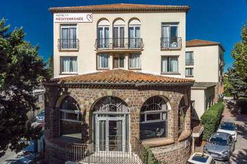 Hôtel pour 3 personnes, avec jardin et piscine dans Plage du Port Fréjus