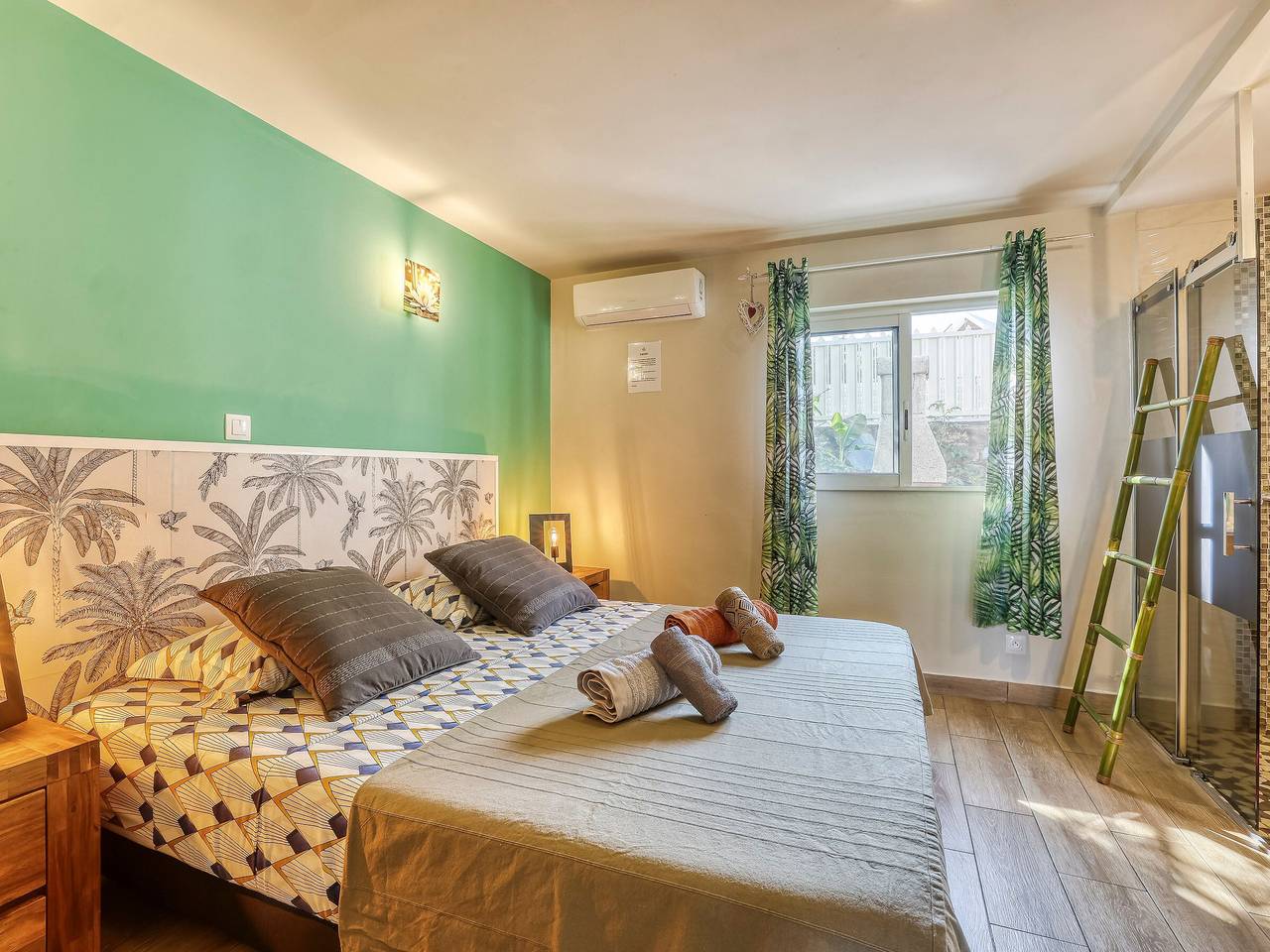 Comfortable apartment with terrace and direct pool access in La Possession, La Réunion