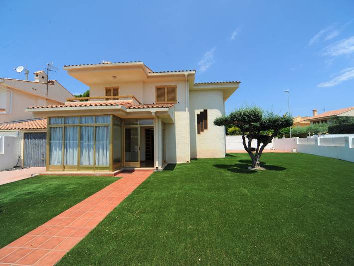 Villa en Benicàssim con jardín privado y parking in Benicasim, Costa del Azahar
