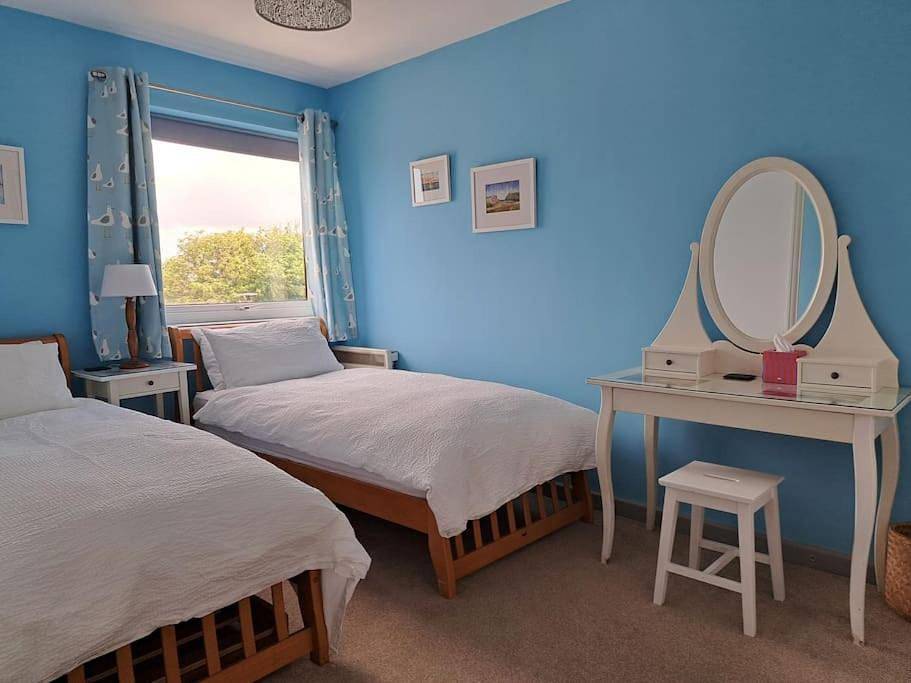 Entire apartment, Two-Bedroom Apartment in St Minver Lowlands, Pentire Point - Widemouth