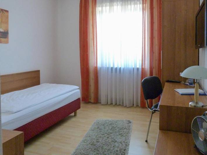 Hotel für 3 Personen, mit Balkon in Waldkraiburg