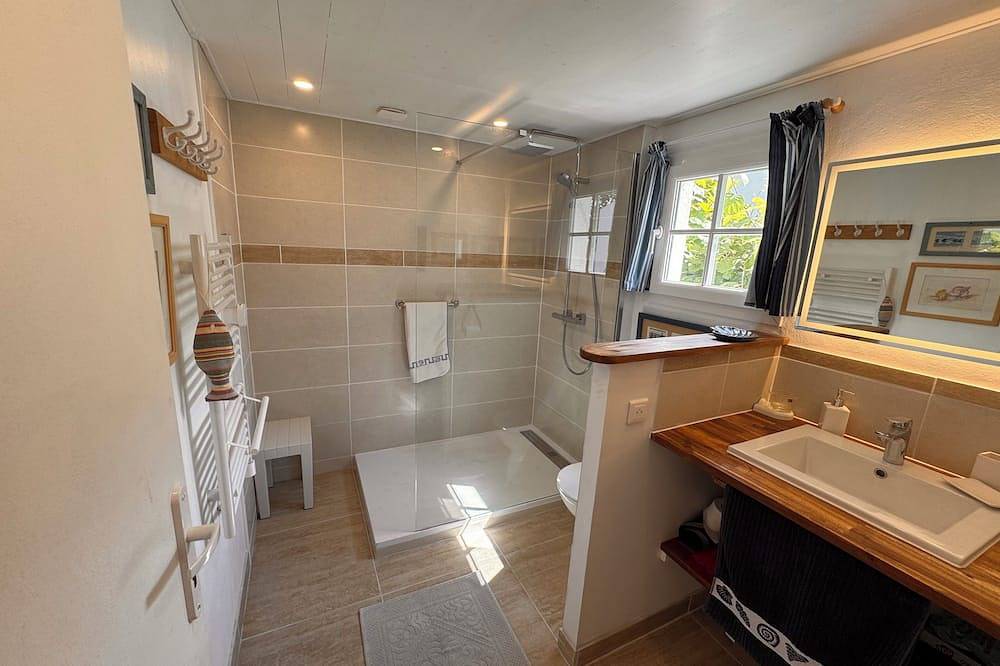 A real favorite! New house 300m from the port and beach in L'Île-d'Yeu, Vandea