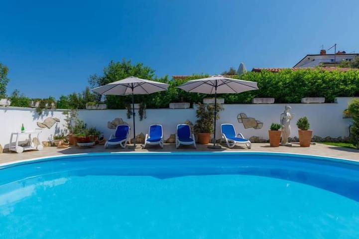 Ferienwohnung für 4 Personen, mit Garten und Pool, mit Haustier