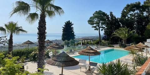 Ferienwohnung für 4 Personen, mit Pool und Garten sowie Terrasse und Ausblick in Fermo