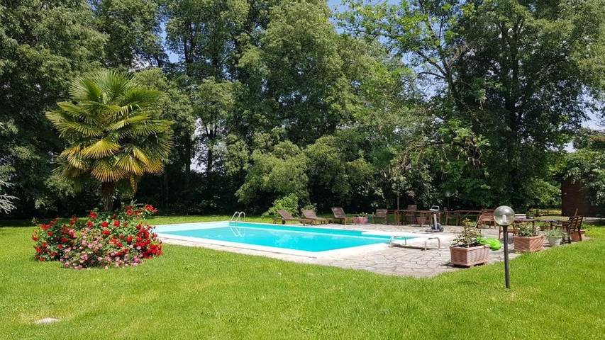 B&b per 2 persone, con piscina e giardino nonché panorama in Piacenza