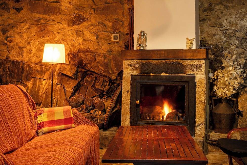 Mill rehabilitated with Natural Pool and Barbecue in natural environment in Pinofranqueado, Cáceres Region