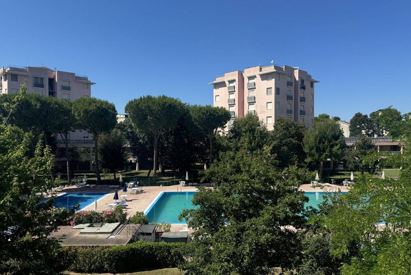 Entire apartment, M398 - Marcelli, three-room apartment with terrace in residence with swimming pool in Riviera del Conero