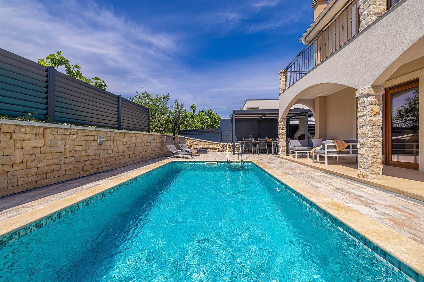 Entire apartment, Holiday house Dijana with pool in Linardici, Krk