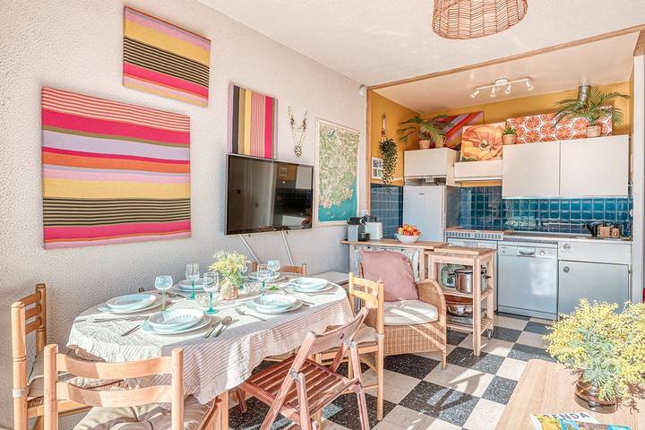 Apartamento entero, 'Le Rosier" - T3 Climatisé - Parking - Plage à pieds in Bormes-les-Mimosas, Parque nacional Port-Cros