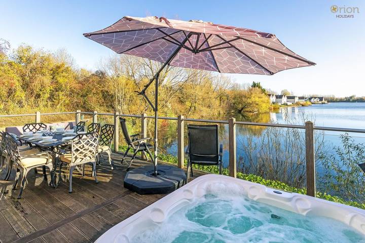 Cottage for 8 people, with hot tub and terrace, with pets in The Cotswolds