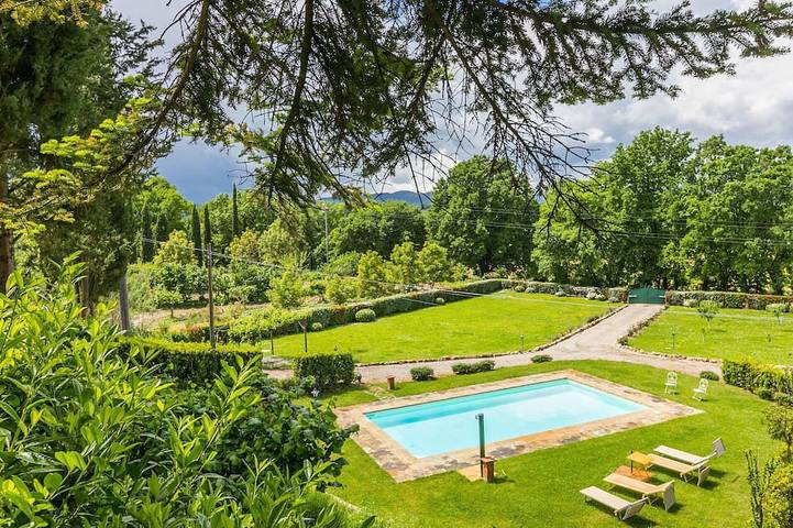 Villa pour 5 personnes, avec Balcon/Terrasse ainsi que Terrasse et Jardin à Montevarchi