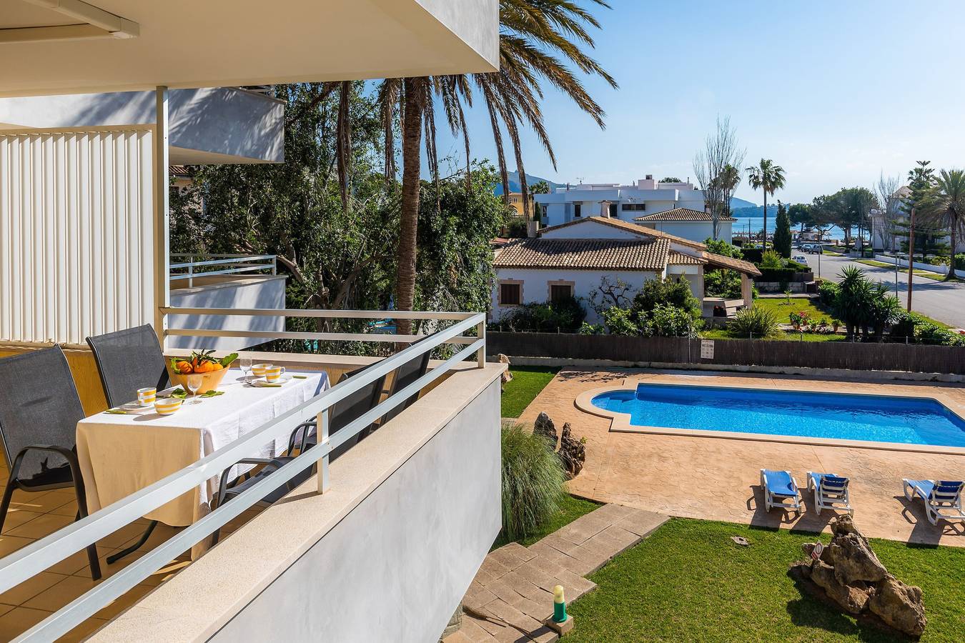 Entire apartment, Veleta Apartment with Sea Views, Shared Pool, Terrace, and Wi-Fi in Port de Pollença, Pollença