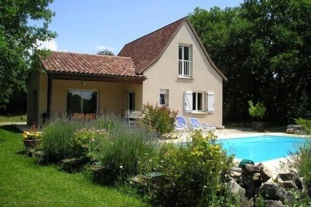Villa 6-8 pers avec piscine  dans le village médiéval de Loubressac in Loubressac, Lot