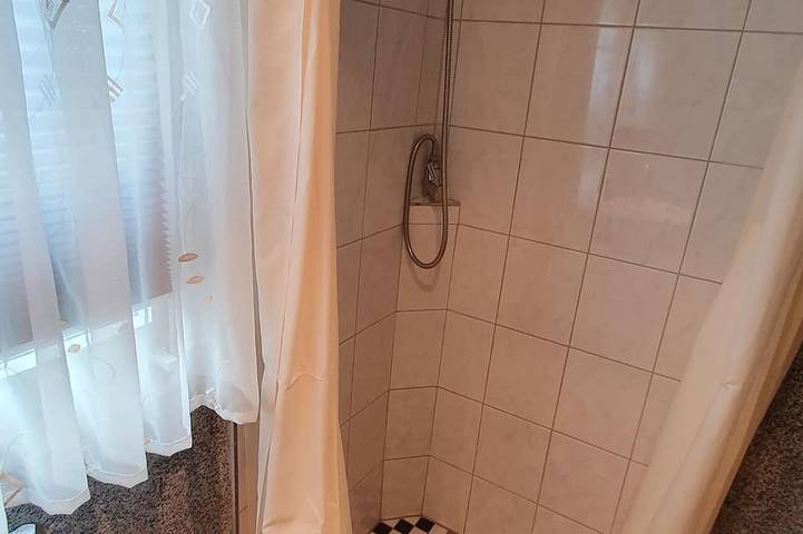 Ferienhaus für 3 Personen, mit Terrasse und Garten am Schweriner See - 4