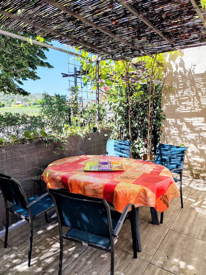 Gîte pour 5 personnes, avec terrasse, animaux acceptés