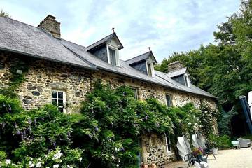 Gîte pour 14 personnes, avec jardin et terrasse à Courcy