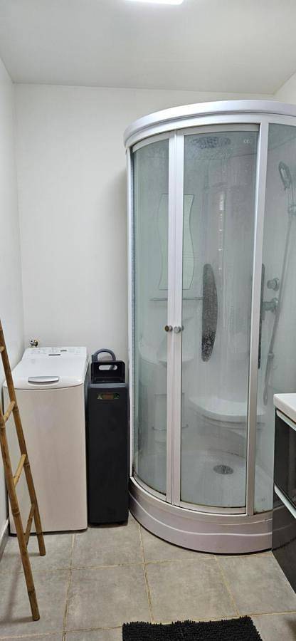 Gîte pour 6 personnes, avec balcon ainsi que vue et vue sur le lac à Prémilhat - 4